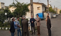 حضور دکتر شمس شفیعی رئیس کمیسیون برنامه، بودجه و حقوقی شورای شهر رشت در مجتمع فرهنگیان کوی بیانی با همراهی معاونین خدمات شهری و عمرانی شهرداری منطقه ۵ به منظور پیگیری آسفالت، فضای سبز و دیگر مشکلات مجتمع