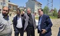 بازدید دکتر سید شمس شفیعی عضو شورای اسلامی شهر رشت از آسفالت کوچه های ۱۶ متری سمیه، شهید احصاری، بلوار عباسی ۲ و شهرک قدس واقع در منطقه ۴ با همراهی مهندس ساده روح شهردار منطقه ۴ و مهندس رضاپور معاون عمرانی منطقه در راستای پیگیری مطالبات مردمی