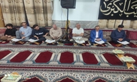 محمد حسین واثق کارگرنیا رئیس شورای اسلامی شهر رشت با حضور در جلسه قرآن هفتگی استاد صالحی در مسجد باب الحوائج(ع) با حافظان و قاریان قرآن کریم دیدار و گفت و‌گو و از چهره های برتر قرآنی نیز تقدیر به عمل آمد.