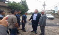 بازدید محسن سماکچی رئیس کمیسیون عمران شورای شهر رشت از اجرای عملیات پاکسازی، بهسازی و ترمیم آسفالت محله پستک با حضور مدیران منطقه یک