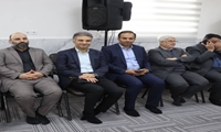 حضور دکتر سیدحسین رضویان رئیس کمیسیون توسعه پایدار شورای اسلامی شهر رشت به مناسبت روز معلم در مدرسه گوهرشاد با همراهی شهردار و جمعی از اعضای شورای شهر رشت