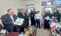 حضور دکتر حسن کریمی کرنق عضو شورای اسلامی شهر رشت با همراهی مهندس ساده روح شهردار منطقه چهار رشت در مدرسه شهدای سلیماندارب ومدرسه جلایی به مناسبت گرامیداشت مقام معلم و تجلیل از معلمین آن مدارس